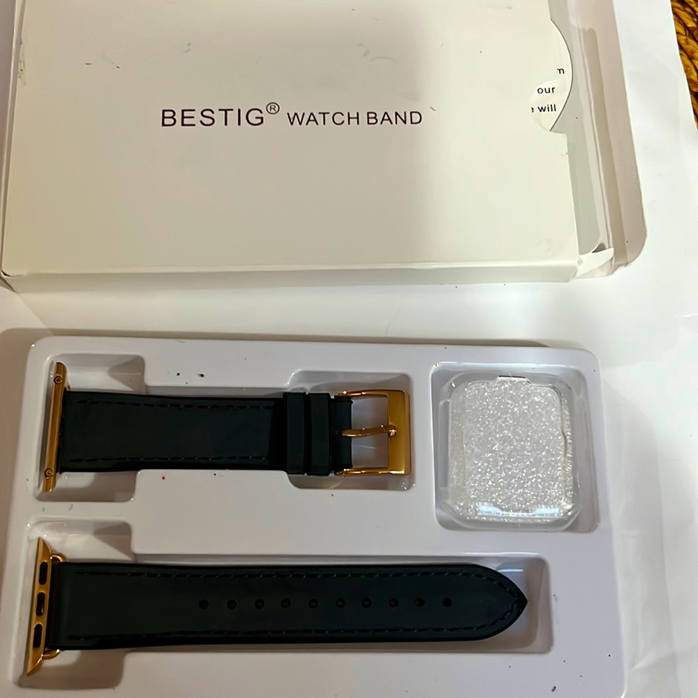 Nice band I phone watch as you can see in the pictures